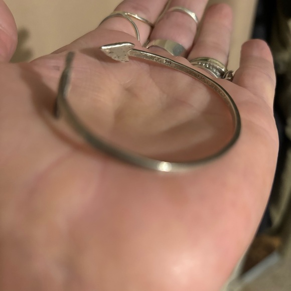 Sterling silver arrow cuff bracelet - Picture 5 of 6